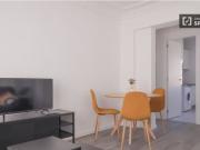 Se alquila habitación en apartamento de 3 dormitorios en...
