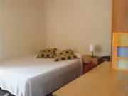 Se alquila habitación en apartamento de 4 dormitorios