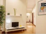 Se alquila habitación en apartamento de 4 dormitorios en...