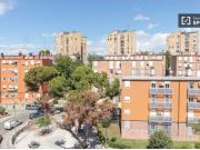 Se alquila habitación en apartamento de 4 dormitorios en...