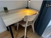 Se alquila habitación en apartamento de 4 dormitorios en...