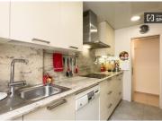 Se alquila habitación en apartamento de 4 dormitorios en...