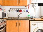 Se alquila habitación en apartamento de 4 dormitorios en...