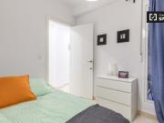 Se alquila habitación en apartamento de 4 dormitorios en...