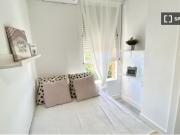 Se alquila habitación en apartamento de 4 dormitorios en...