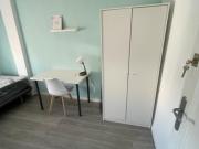 Se alquila habitación en apartamento de 4 dormitorios en...