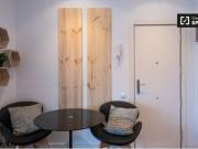 Se alquila habitación en apartamento de 4 dormitorios en...