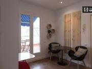 Se alquila habitación en apartamento de 4 dormitorios en...