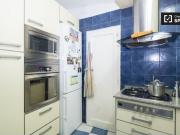 Se alquila habitación en apartamento de 4 dormitorios en...