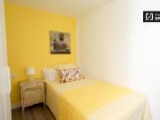 Se alquila habitación en apartamento de 4 dormitorios en...