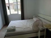 Se alquila habitación en apartamento de 5 dormitorios