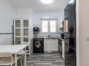 Se alquila habitación en apartamento de 5 dormitorios en...
