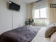 Se alquila habitación en apartamento de 5 dormitorios en...