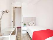 Se alquila habitación en apartamento de 5 dormitorios en...