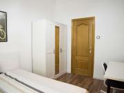 Se alquila habitación en apartamento de 5 dormitorios en...