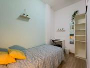 Se alquila habitación en apartamento de 5 dormitorios en...