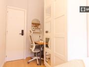 Se alquila habitación en apartamento de 5 dormitorios en...