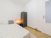 Se alquila habitación en apartamento de 5 dormitorios en...