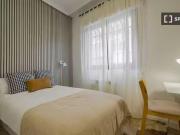 Se alquila habitación en apartamento de 5 dormitorios en...