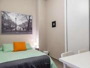 Se alquila habitación en apartamento de 5 dormitorios en...