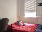 Se alquila habitación en apartamento de 5 dormitorios en...