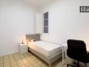 Se alquila habitación en apartamento de 6 dormitorios en...