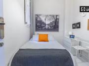 Se alquila habitación en apartamento de 6 dormitorios en...