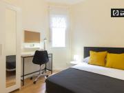 Se alquila habitación en apartamento de 6 dormitorios en...