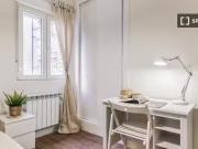 Se alquila habitación en apartamento de 6 dormitorios en...