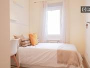 Se alquila habitación en apartamento de 6 dormitorios en...