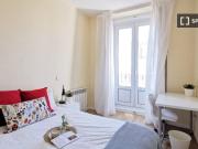 Se alquila habitación en apartamento de 7 dormitorios en...