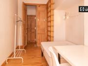 Se alquila habitación en apartamento de 7 dormitorios en...