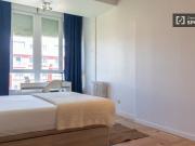 Se alquila habitación en apartamento de 7 dormitorios en...