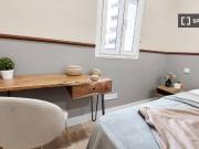 Se alquila habitación en apartamento de 7 dormitorios en...