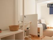 Se alquila habitación en apartamento de 9 dormitorios en...