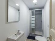 Se alquila habitación en apartamento de 9 dormitorios en...