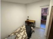 Se alquila habitación en apartamento en LHospitalet De...