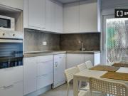 Se alquila habitación en casa de 4 dormitorios en Zaragoza