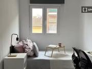 Se alquila habitación en coliving de 10 habitaciones en...