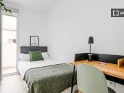 Se alquila habitación en Coliving en Puerta Del Ángel,...