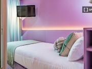 Se alquila habitación en el apartamento de 4 camas en... Se alquila habitación en el apartamento de 4 camas en...