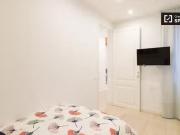 Se alquila habitación en el apartamento de 4 dormitorios...