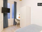 Se alquila habitación en el apartamento de 4 dormitorios...