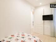 Se alquila habitación en el apartamento de 4 dormitorios...