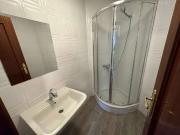 Se alquila habitación en el apartamento de 5 dormitorios...