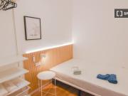 Habitación en piso compartido de 6 habitaciones, El...