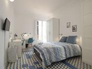 Se alquila habitación en el apartamento de 9 dormitorios...