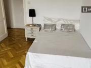 Se alquila habitación en Nueva España, Madrid