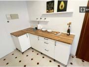 Se alquila habitación en piso 7 dormitorios en Tetuán,... Se alquila habitación en piso 7 dormitorios en Tetuán,...