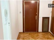 Se alquila habitación en piso 7 dormitorios en Tetuán,...